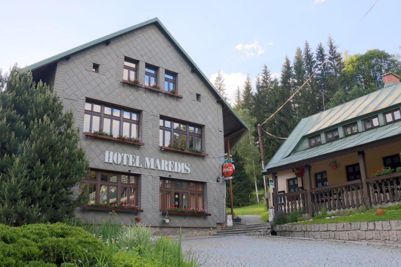 Hotel Maredis Корженов Экстерьер фото