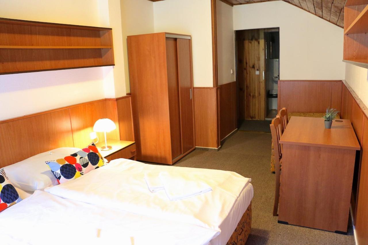 Hotel Maredis Корженов Экстерьер фото